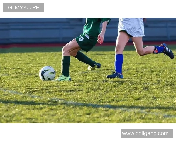通过身体特征揭示足球明星的身份挑战你的足球知识与观察力